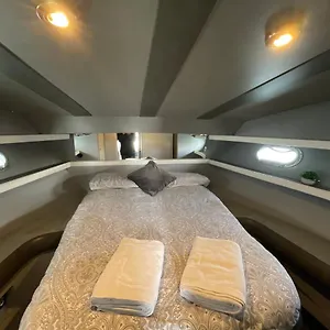 Confortable Yatch Hotel en barco Sant Adrià de Besòs